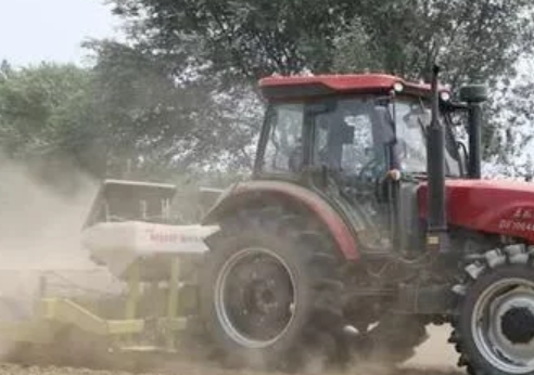 耕種環(huán)節(jié)農(nóng)機(jī)無(wú)人駕駛技術(shù)試驗(yàn)，完成！